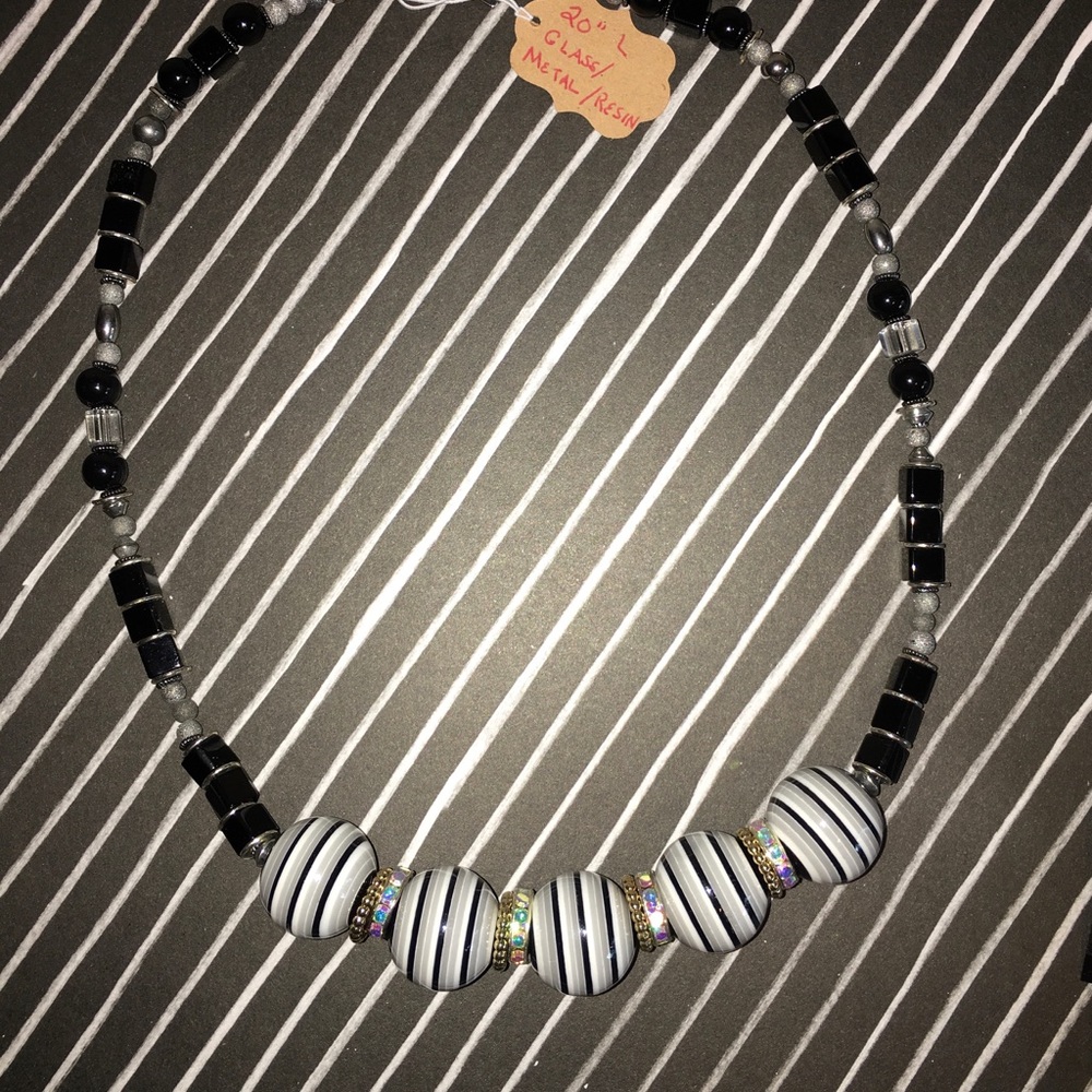 🆕 HANDMADE Make a Statement with Bold Versatile Striped Necklace & Earring Set